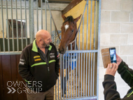 AK021025-100 - Alan King Stable Visit